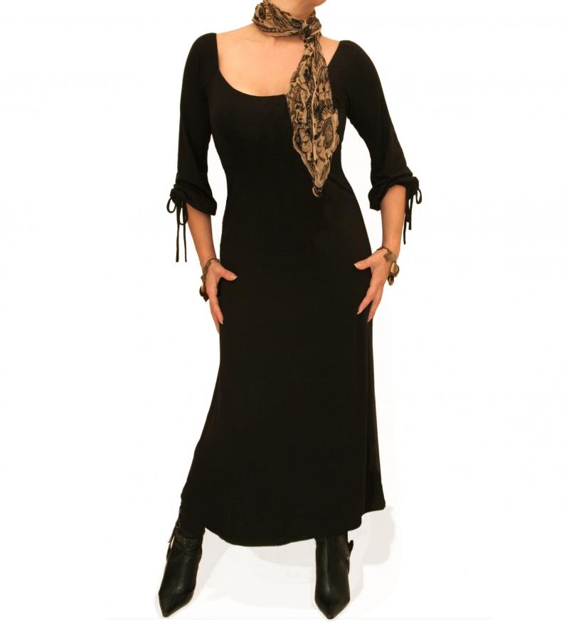 Black Scoop Neck Maxi Dress